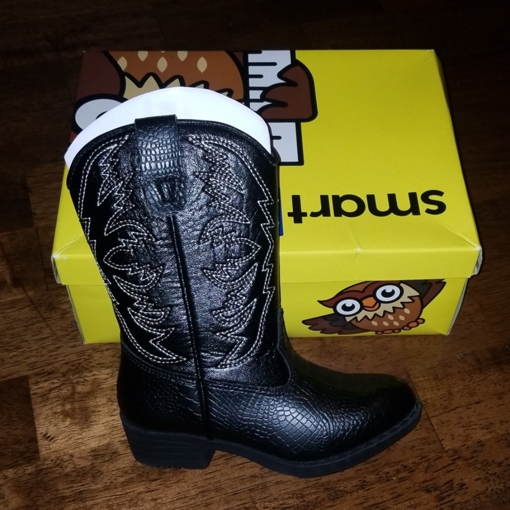 Smart fit cowboy boots